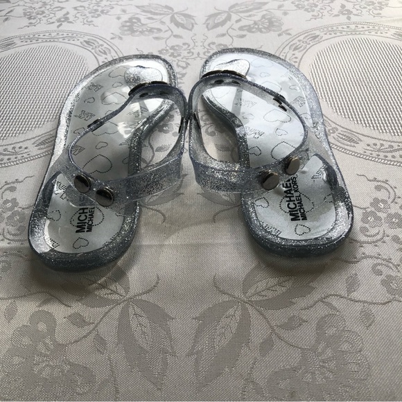 Michael Kors Girls Size 4 Silver Sparkly Rubber Sandals Open-Toe Shoes Flip-Flop - Picture 11 of 12